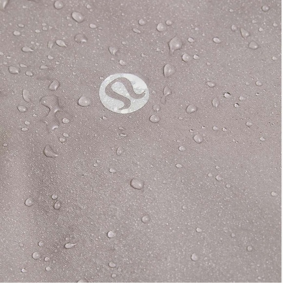 Lululemon Trace Back Bomber
Dark Chrome Size 10 - Picture 4 of 10